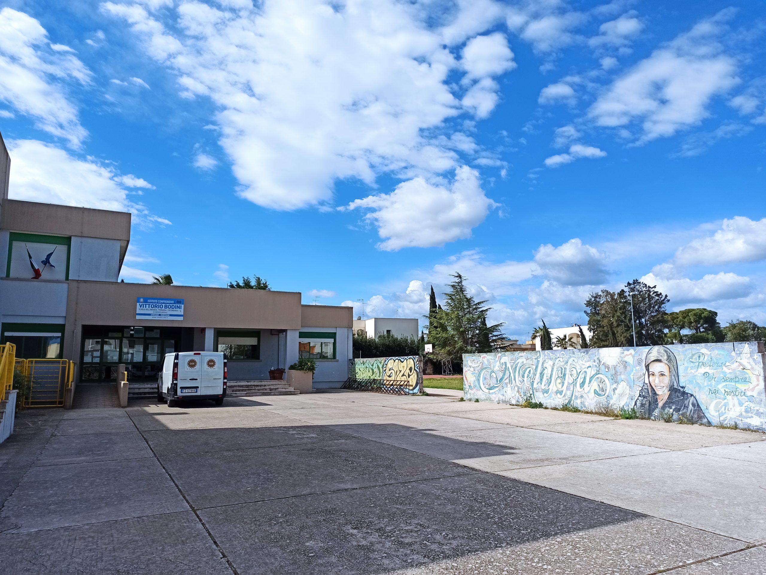 FOTO NUOVO SCUOLABUS ELETTRICO