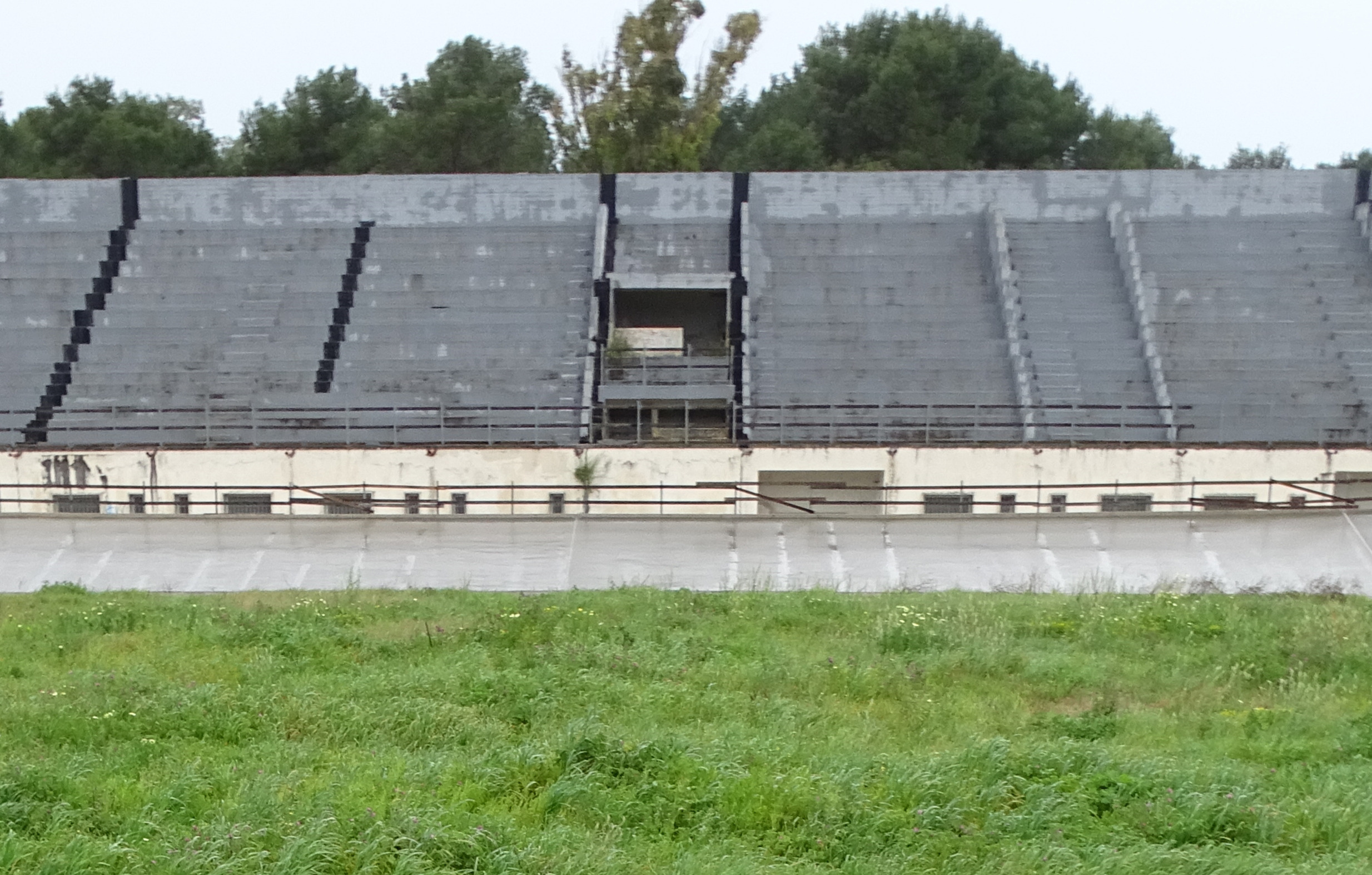 foto delle gradinate del Velodromo degli Ulivi